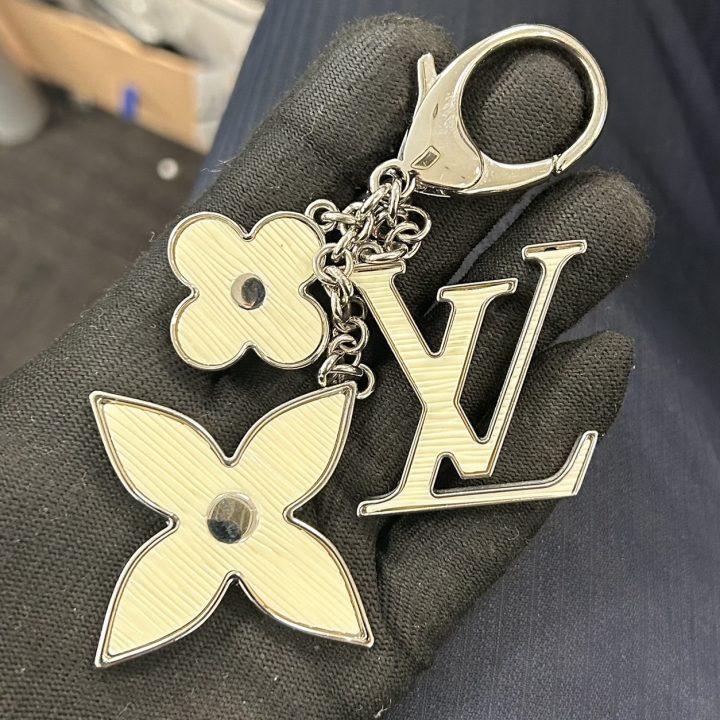 ルイヴィトン ビジューサックフルールドゥエピ M65085 を買取させて