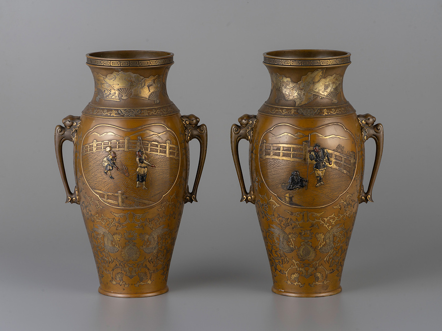 橋上人物図象嵌耳付花瓶（一対） 文化遺産オンライン