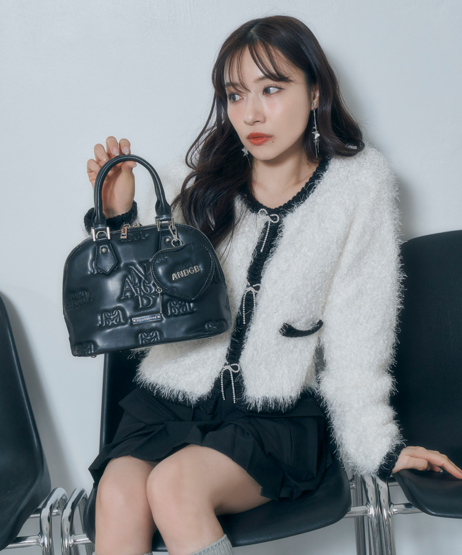 ロゴモノグラムショルダーバッグ – BUNNY APARTMENT