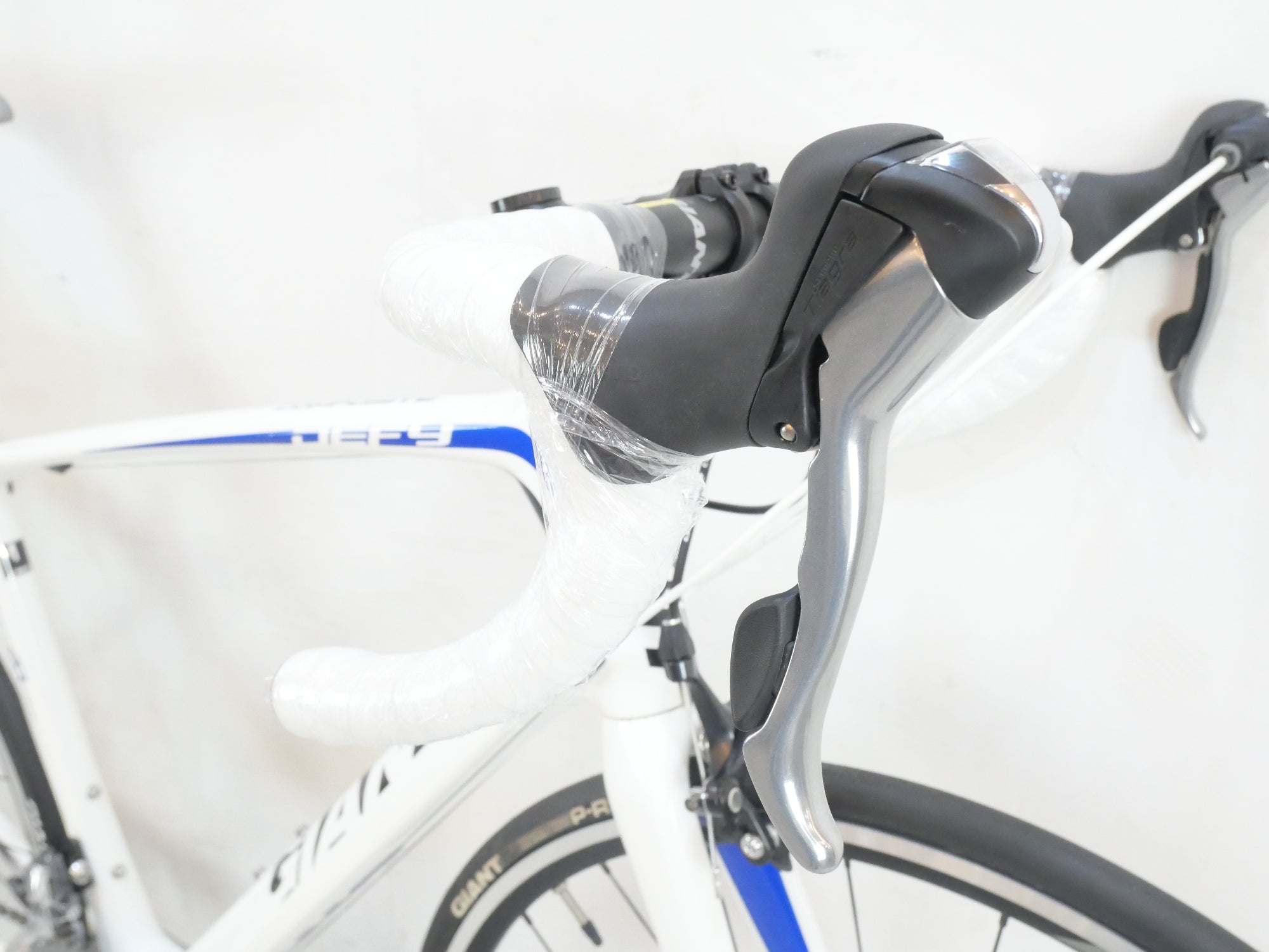 GIANT 「ジャイアント」 DEFY COMPOSITE 3 2013年モデル ロードバイク