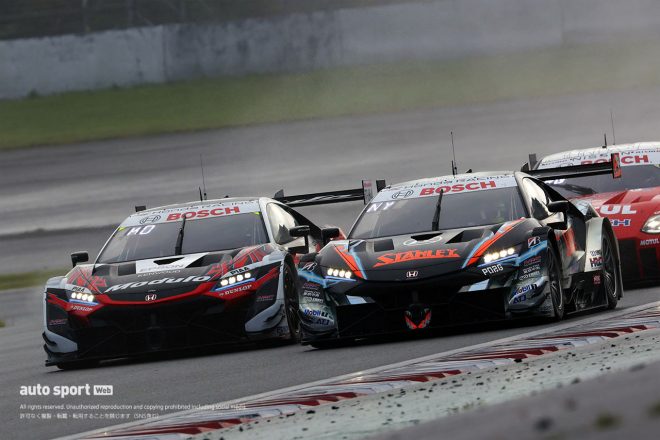 乱戦のなかで魅せた好バトル。山本尚貴vs太田格之進、ホンダNSX同士の