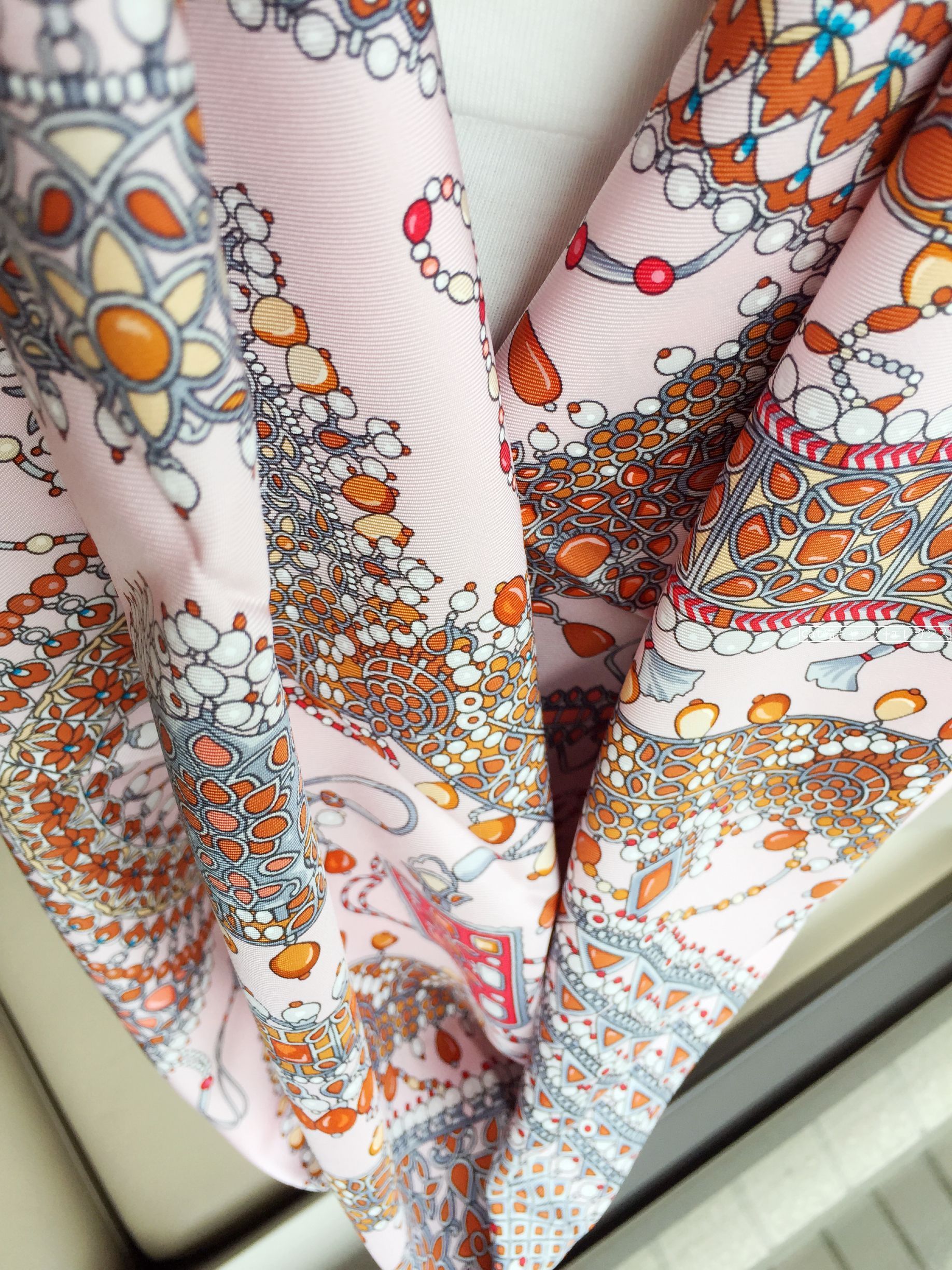 エルメス)カレ90《マハラジャの装身具PARURES DES MAHARAJAS》 (HERMES