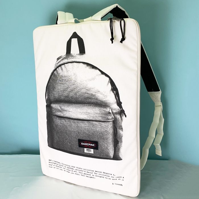 限定コラボ】MM6 x Eastpak ポスターバッグ SB6WA0002P4662 (MM6