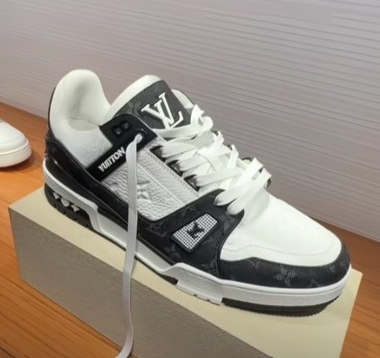☆LV☆ルイヴィトン トレイナー・ライン スニーカー (Louis Vuitton