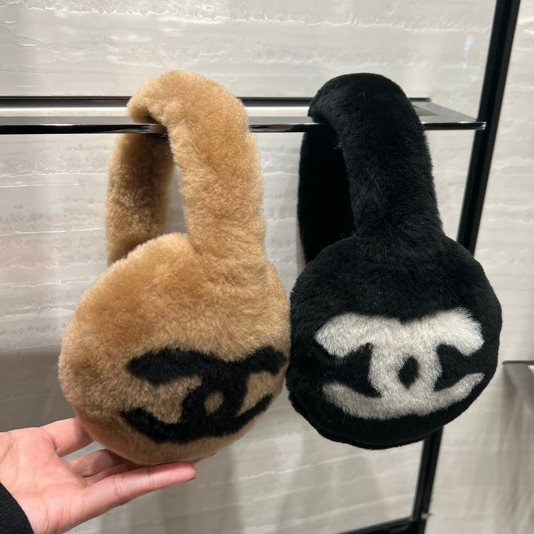 CHANEL】大きなロゴが目を引く☆イヤーマフ 耳あて (CHANEL/イヤーマフ