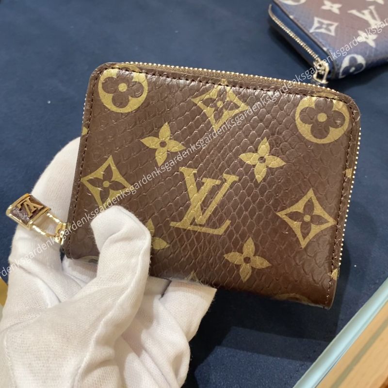 希少！すぐ届く！LV パイソン ジッピー・コインパース 南京錠付 (Louis