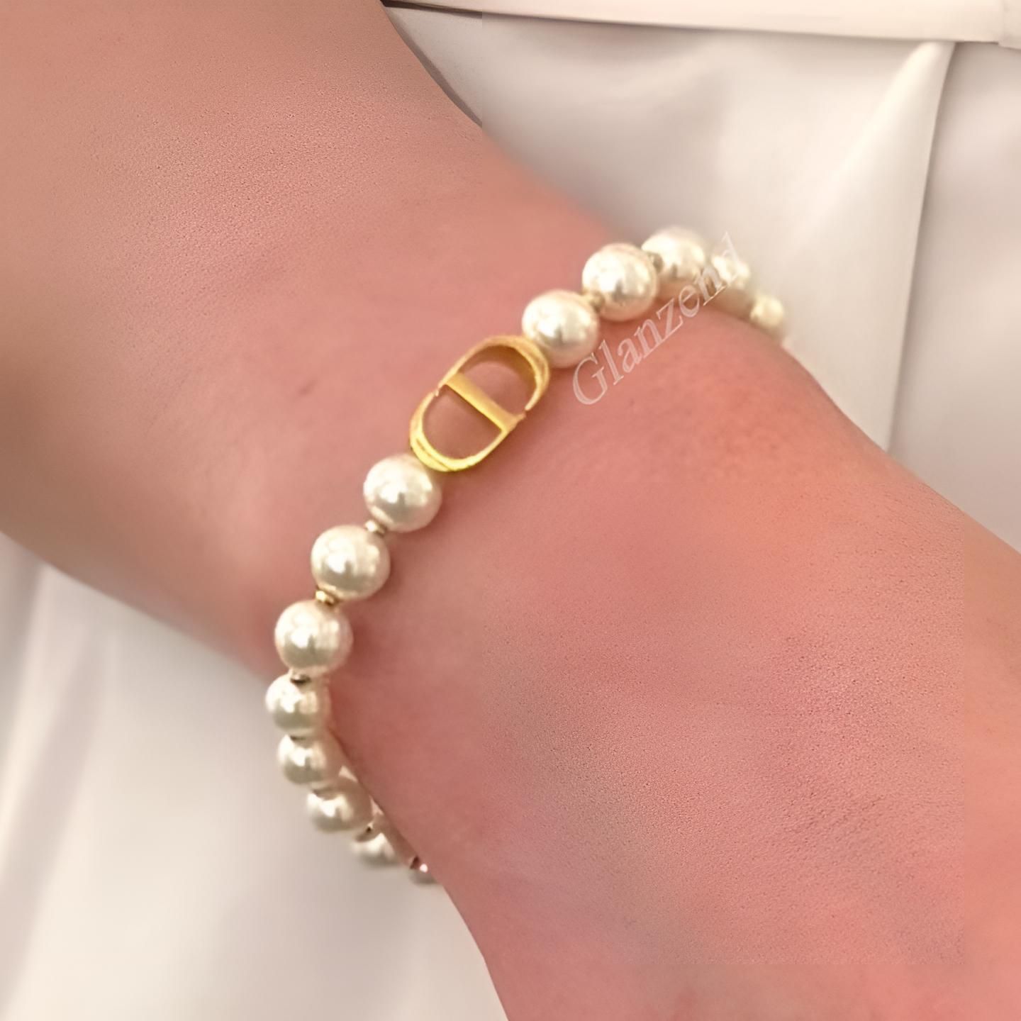 着けるだけで可愛さUP♥【Dior】パール ブレスレット (Dior