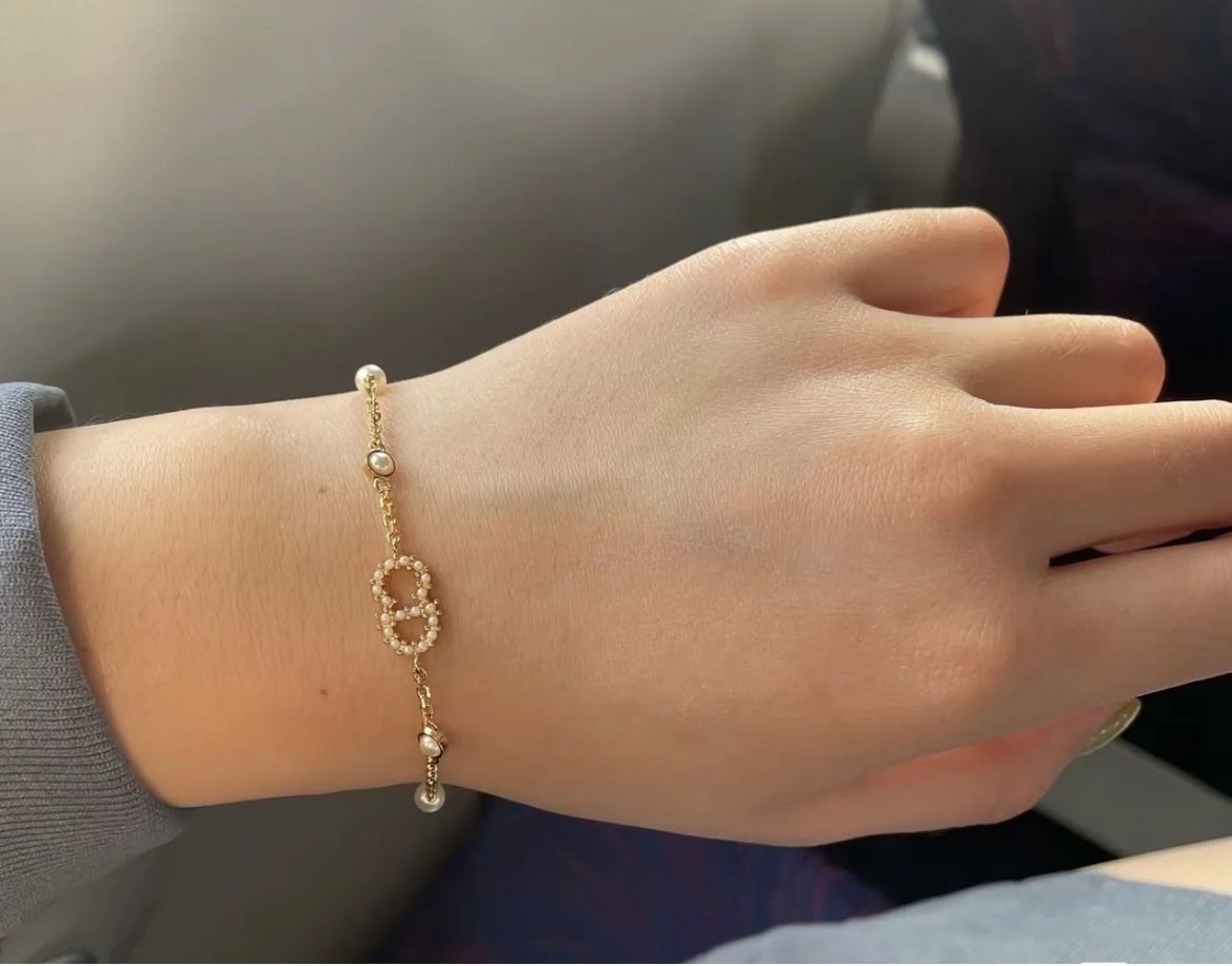 お揃いのネックレスも有りDior Clair D Lune ブレスレット (Dior