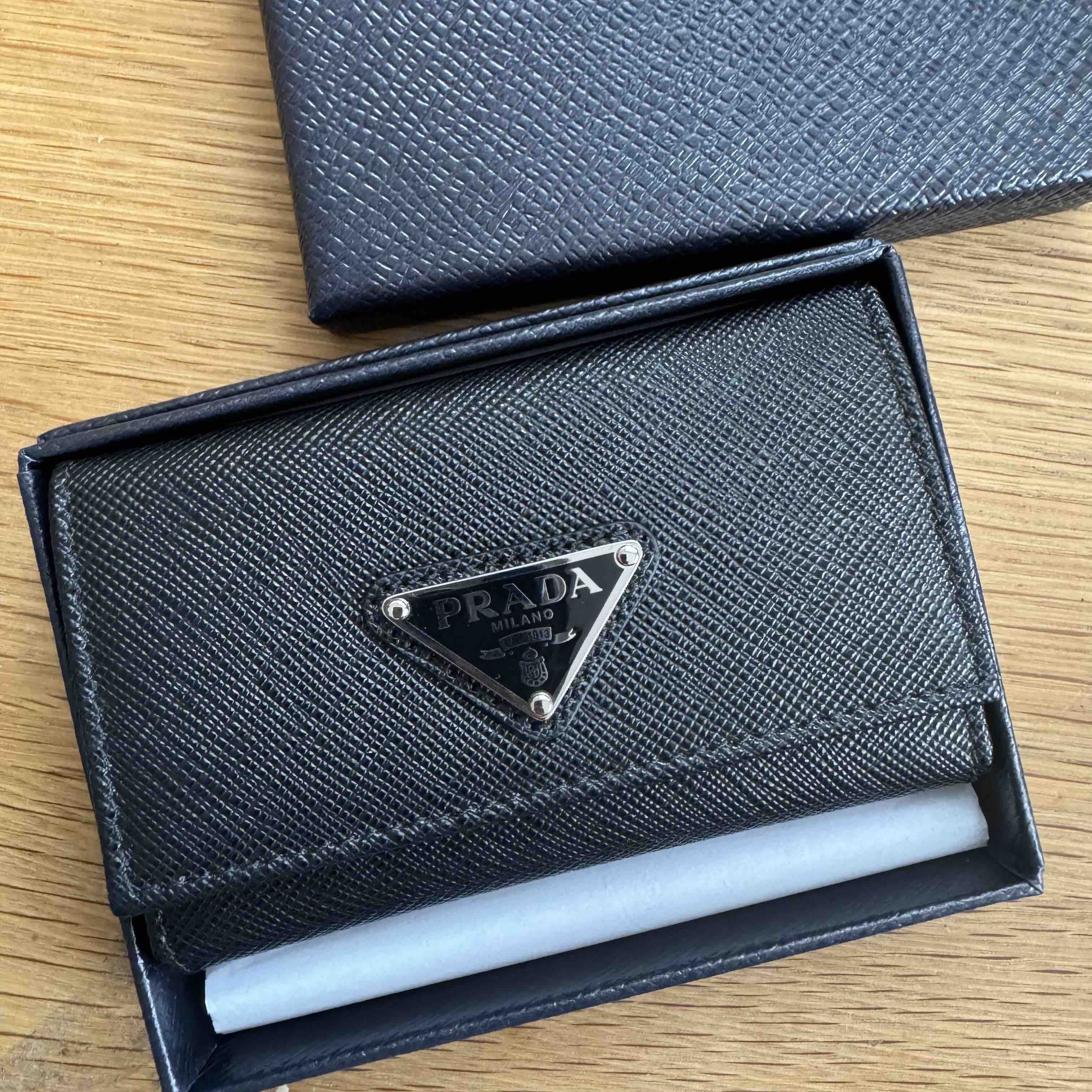 PRADA】プラダ サフィアーノレザー キーケース (PRADA/キーケース