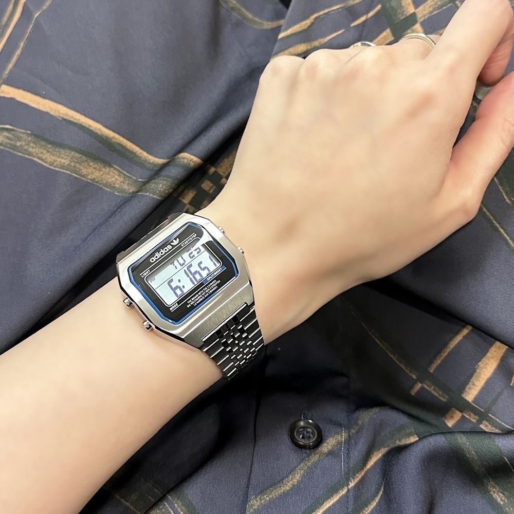 アディダス 腕時計 メンズ レディース デジタル シルバー 大人 (adidas