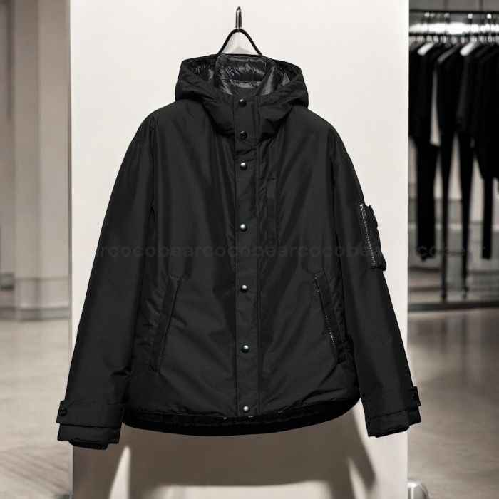 ☆PRADA☆ テクニカルファブリックフード付ダウンジャケット (PRADA