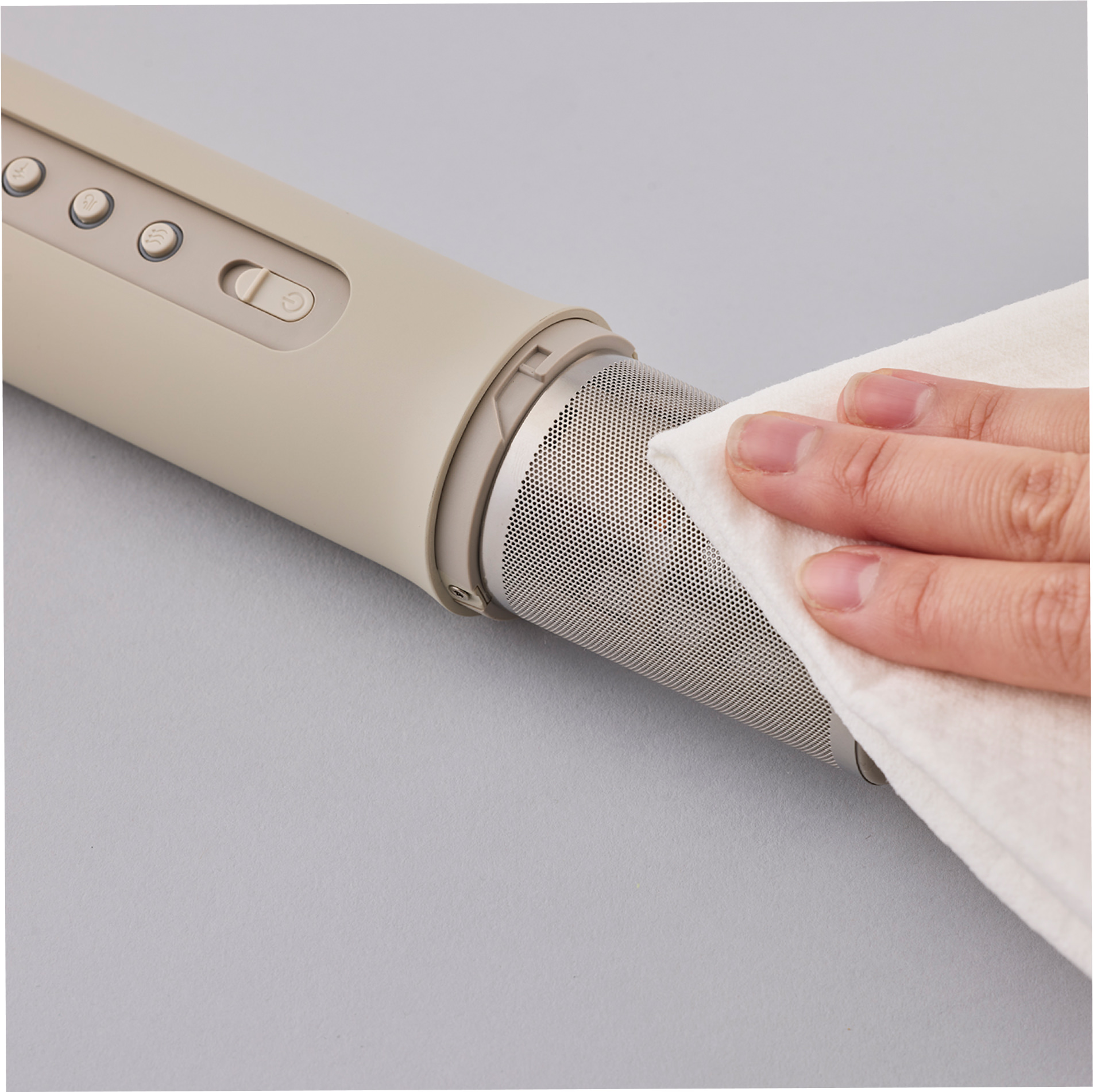 FOEHN 002｜世界最小級“ワンタッチ”ふとん乾燥機｜cado