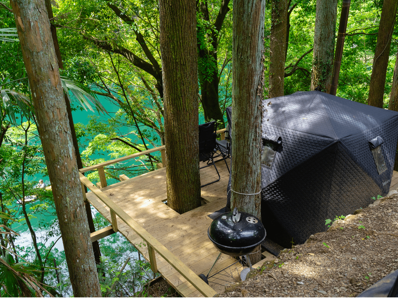 東京・奥多摩】【究極の湖サウナ】エメラルドグリーンの白丸湖へダイブ