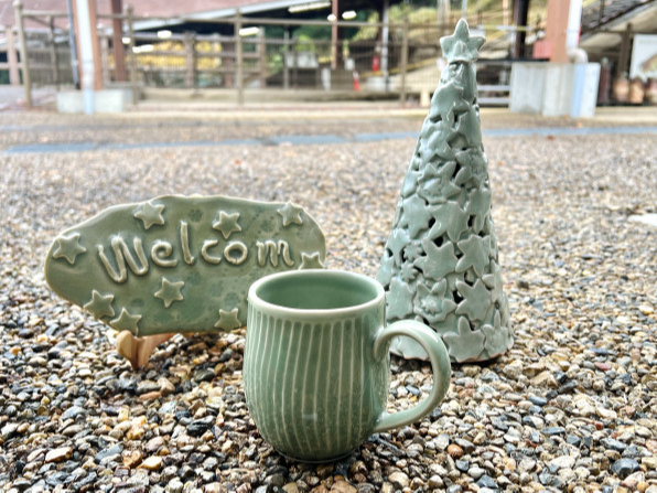 三田青磁 陽刻 壺型 八角 盃台 E251AS-CGp 南宋官窯 青磁桃形三足瓶