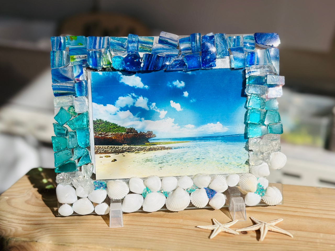 沖縄・那覇・ガラス細工】琉球ガラスや貝殻をちりばめたフォトフレーム
