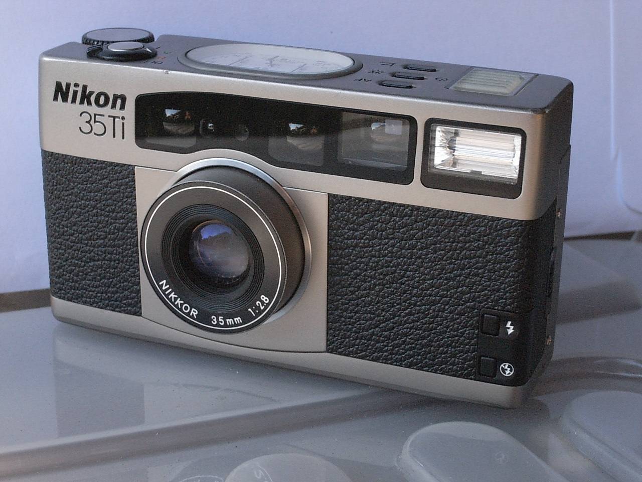 Lomopedia: Nikon 35Ti · Lomography
