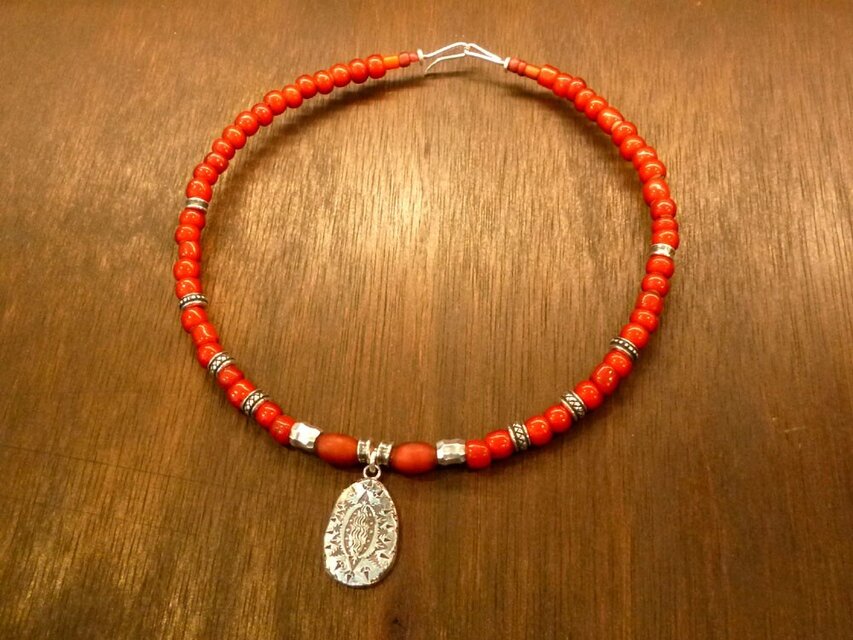 ホワイトハーツ＆シルバービーズ・SVワイヤーチョーカーネックレス