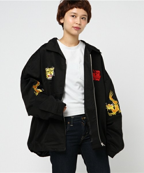 unrelaxing（アンリラクシング）の「オーバーサイズ刺繍ベトナム