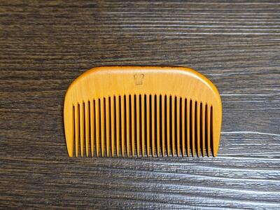 つげ櫛の櫛留商店 本つげ材ミニ櫛（すす櫛中歯）袋付 | 愛知県名古屋市