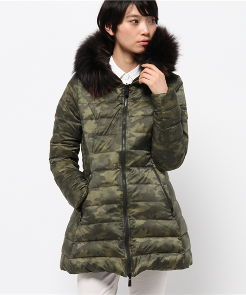 TATRAS（タトラス）の「TATRASカモフラージュ柄ダウンコート CARINA