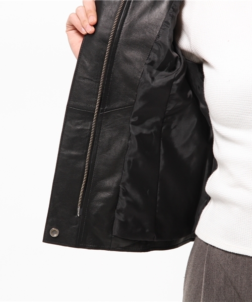 allureville（アルアバイル）の「レザークルーネックライダース