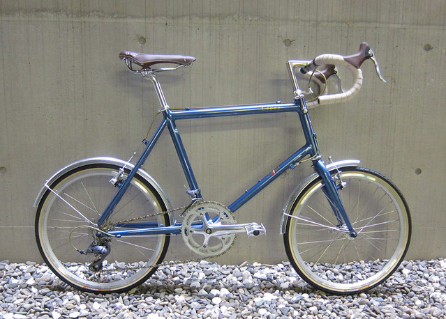 ハンドル交換もできる！人気のミニベロにカゴを付けて街乗りカスタム