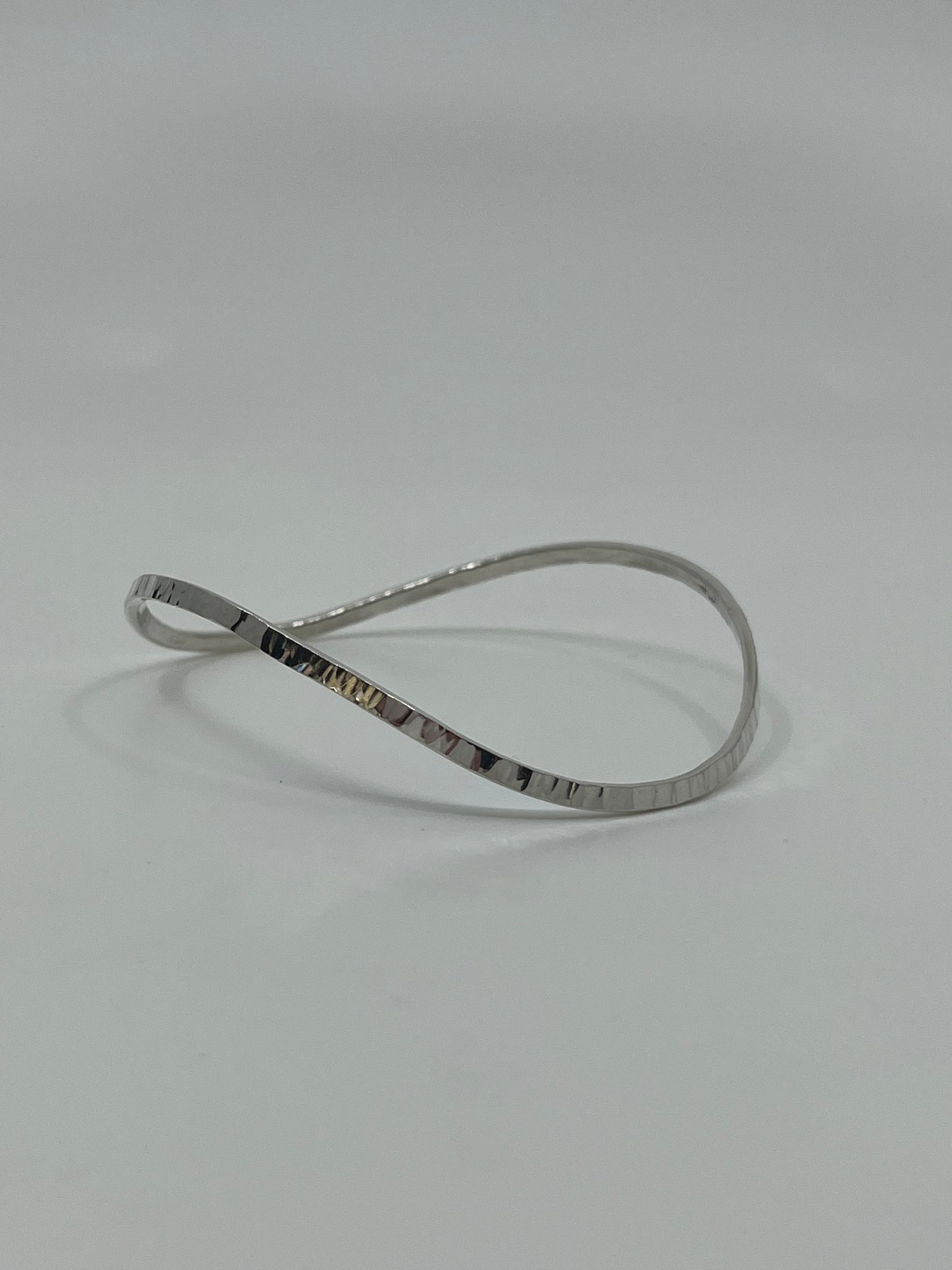 Wave Bangle – ꉔ² ᴊᴇᴡᴇʟʀʏ