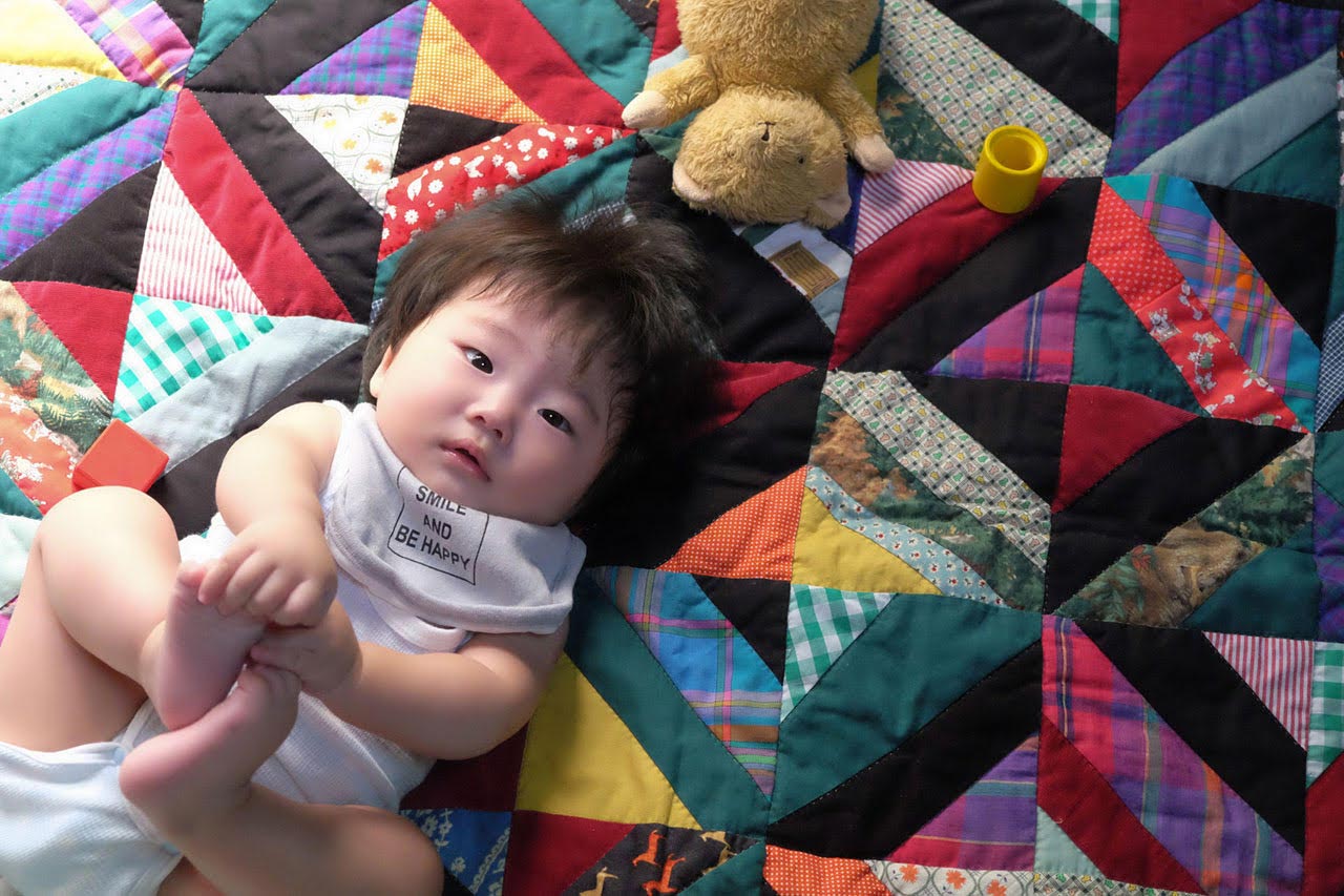 新世界で、一歩一歩。「ベビーキルト」 | コモドライフ