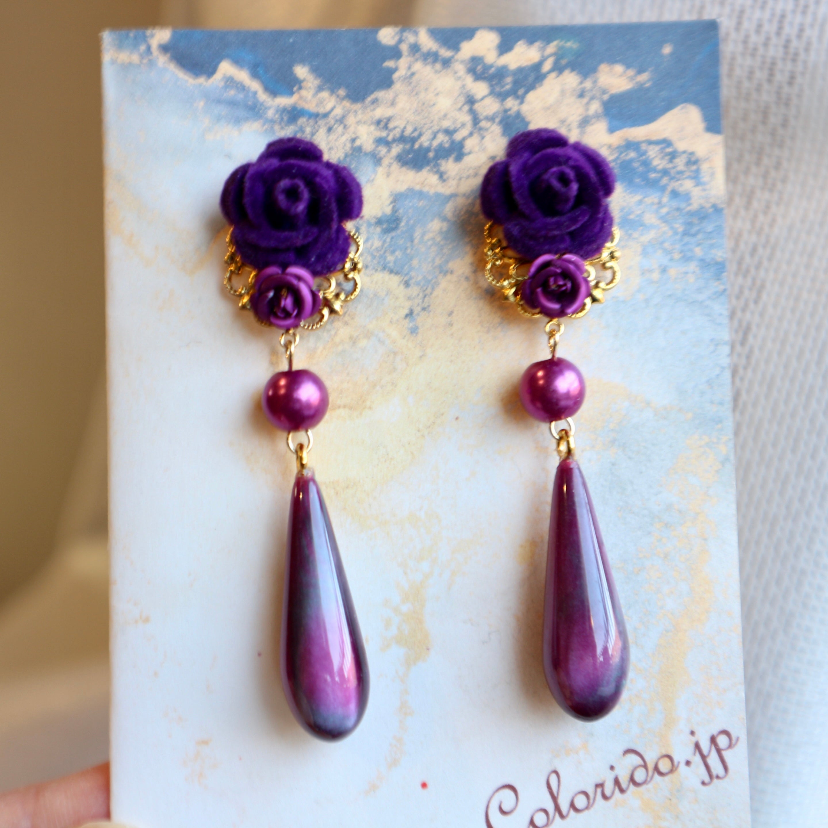 ベロア風の薔薇とロングドロップのピアス(イヤリング)パープル