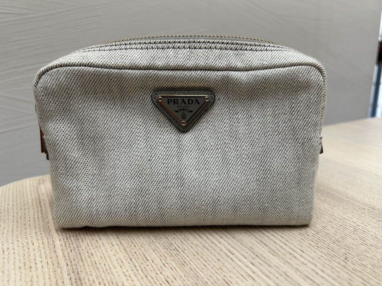 PRADA （プラダ） デニム ポーチ トライアングルロゴ をお買取り