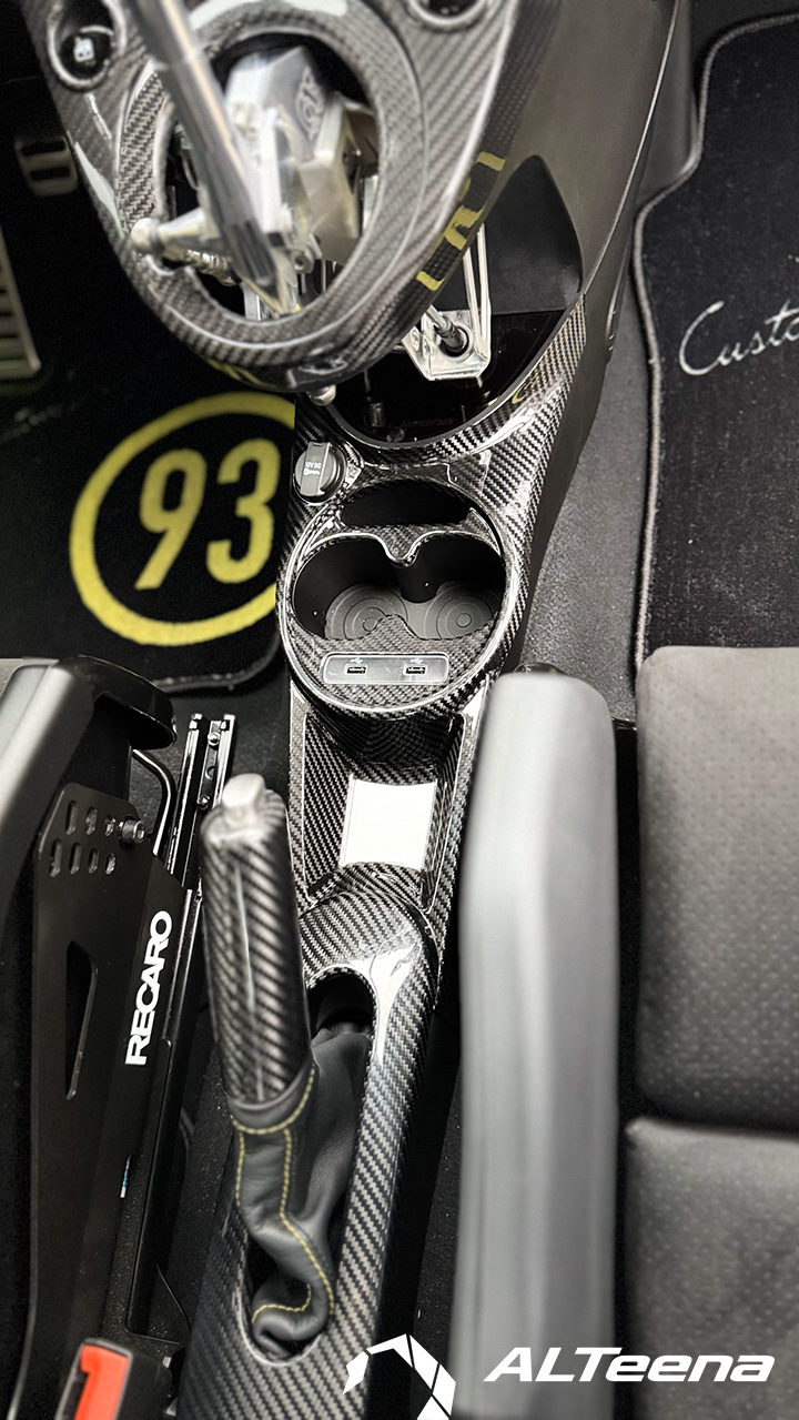 ABARTH500,595/695 ドライカーボン製センターコンソールカバー/REAR