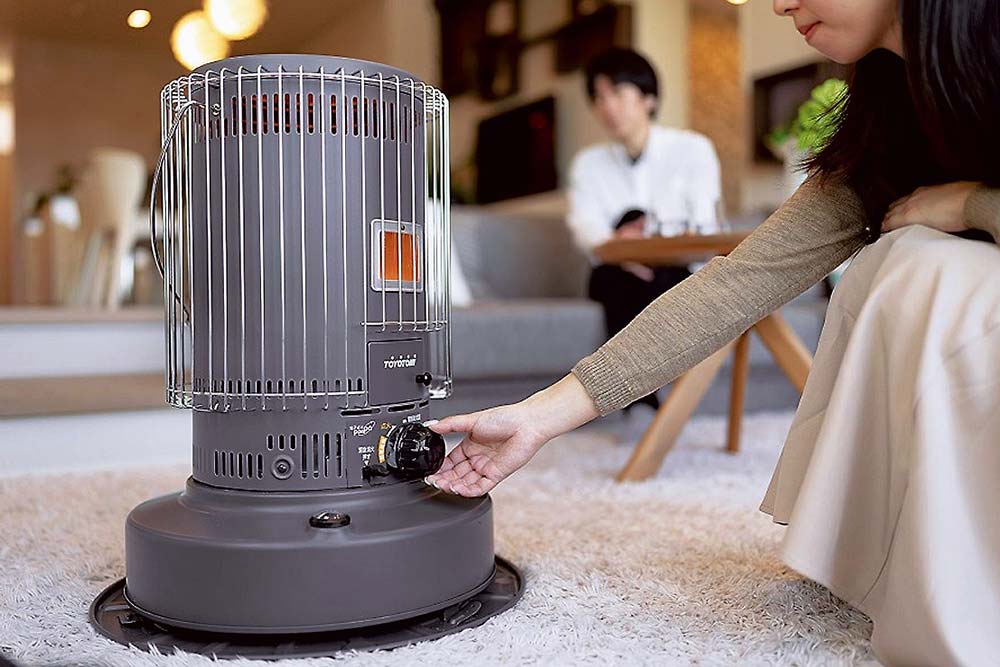 石油ファンヒーター 5L 2017年製 コロナ FH-VD3317Y 取説付き CORONA