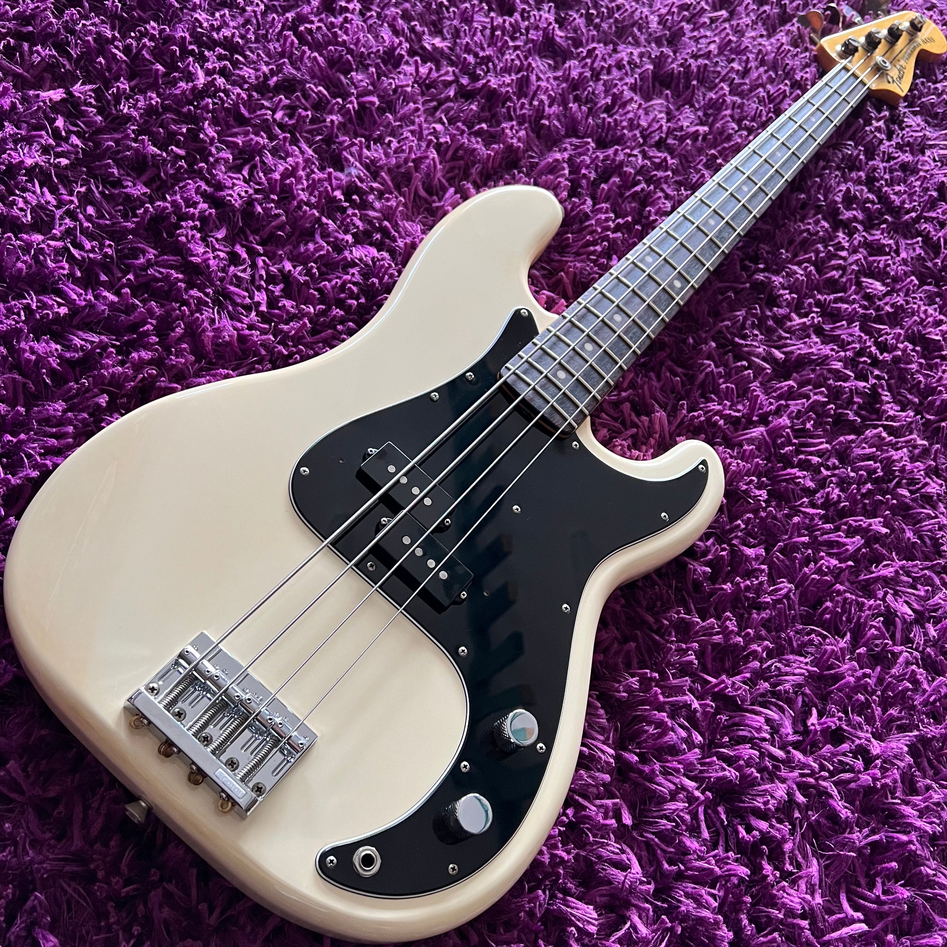 2004-05 Fender '70 Reissue Precision Bass PB-70-US Vintage White