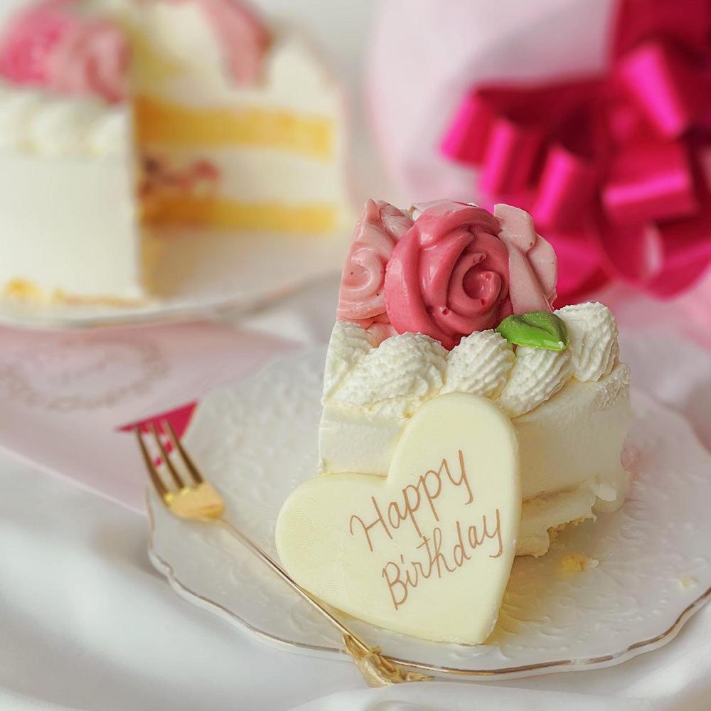 送料込】純生冷凍ケーキ「ジュエルローズ」 | バラのマドレーヌのお店