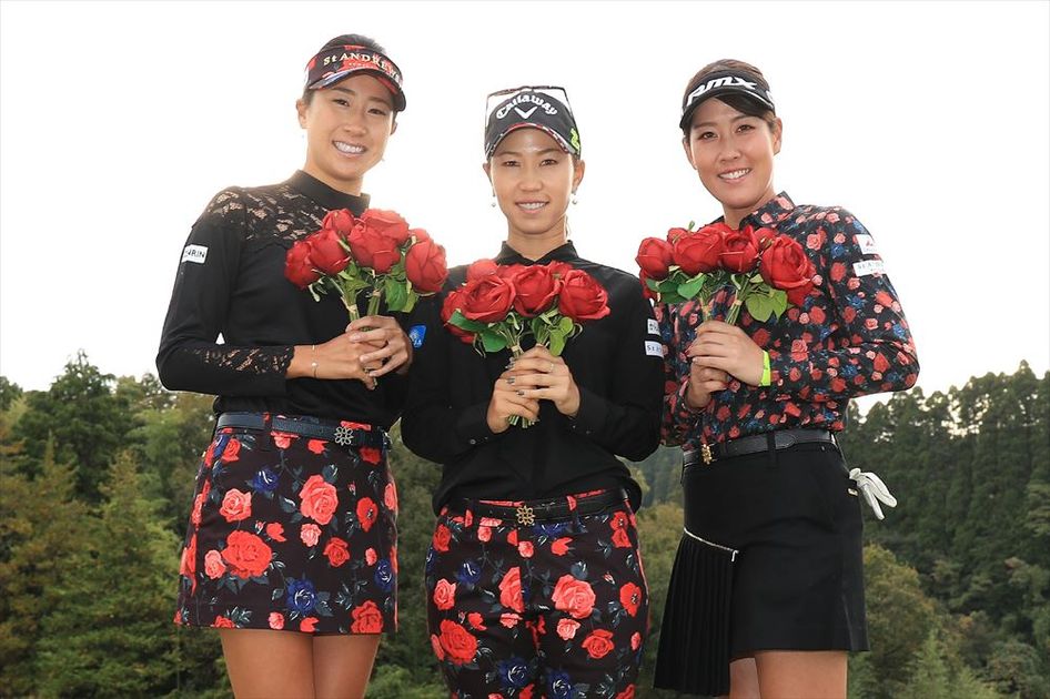 上田桃子、木戸愛、福田真未はグリーンに映える「St ANDREWS」の大人な