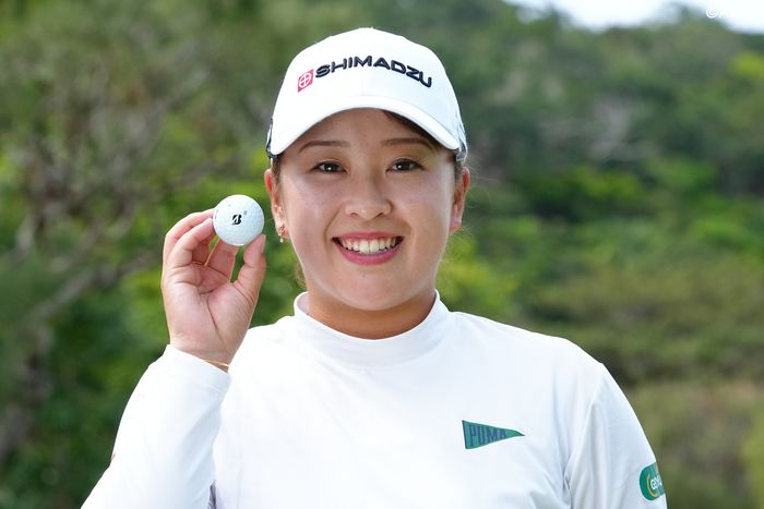 タイガー使用で話題の新ボール『TOUR Bシリーズ』 西郷真央、原英莉花