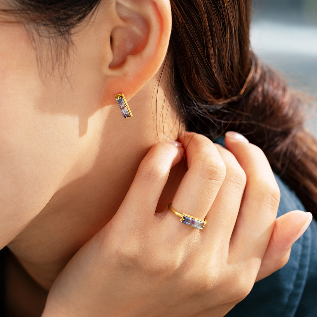 即日発送】バイカラーフローライト ピアス(片耳)・ルピリエ