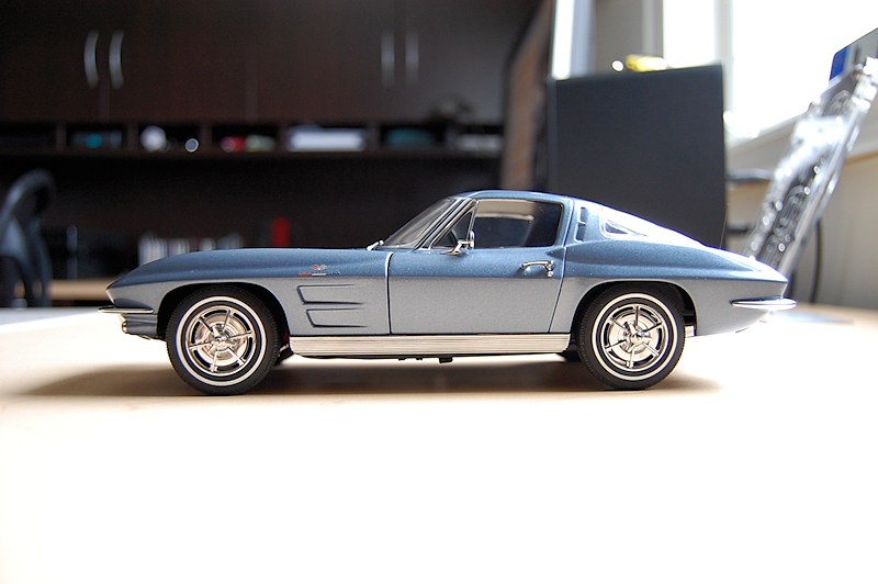 REVIEW: AUTOart Corvette Stingray Coupe 1963 • DiecastSociety.com