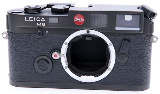ライカの新しいM6には「Leica」ではなく「Leitz」のロゴマークが付く