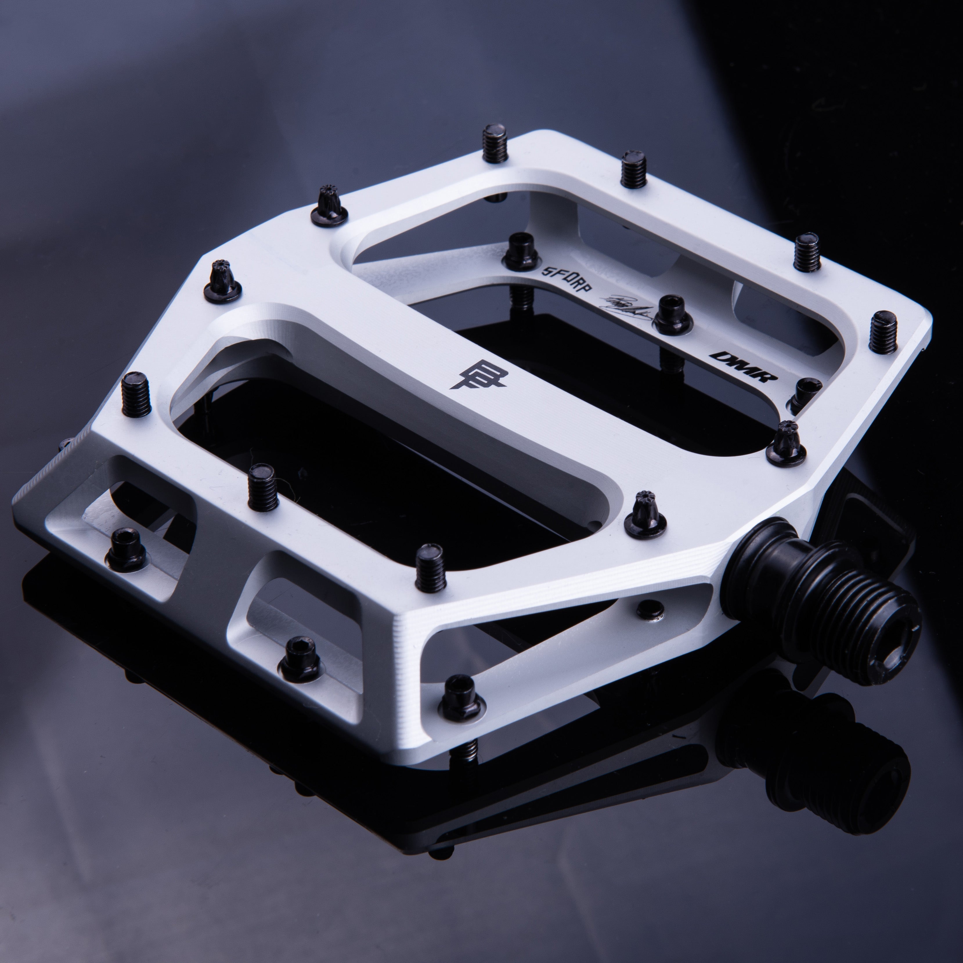 Vault Brendog Brendan Fairclough MTB Flat Pedals – DMR Bikes