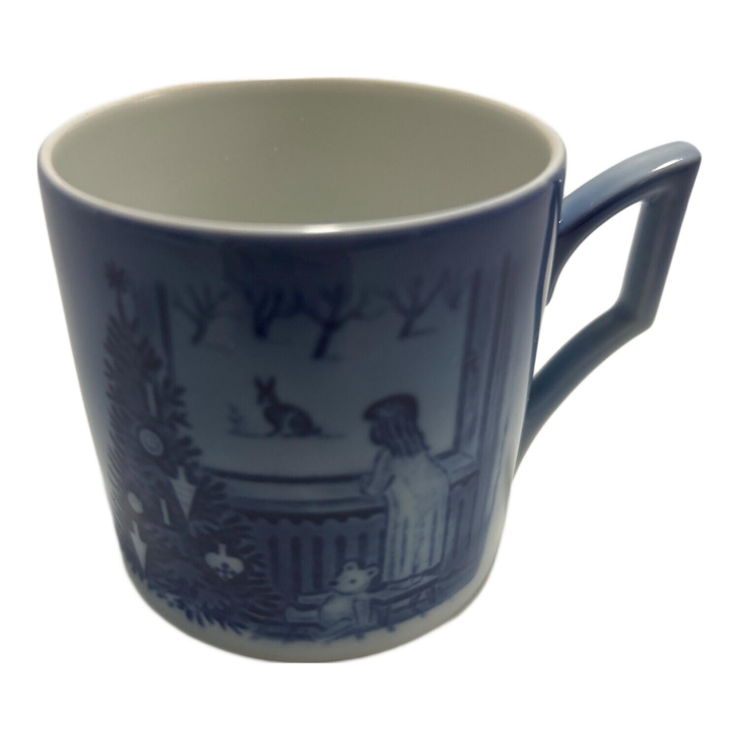 ROYAL COPENHAGEN (ロイヤル・コペンハーゲン) イヤーカップ&ソーサー