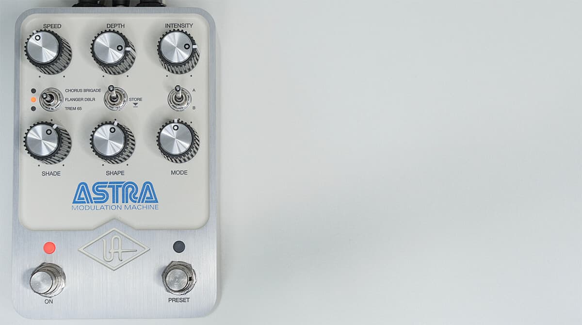 UAFX Astra Modulation Machine - UADエフェクトを足元で運用する