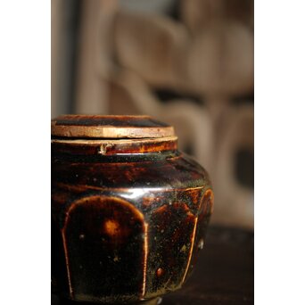 朝鮮李朝 飴釉蓋付面取壺 P523｜骨董店 のびる 古美術 骨董 和風建具