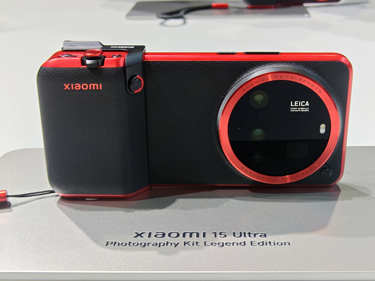 もはやデジカメな高性能カメラスマホ、シャオミ「Xiaomi 15 Ultra」を