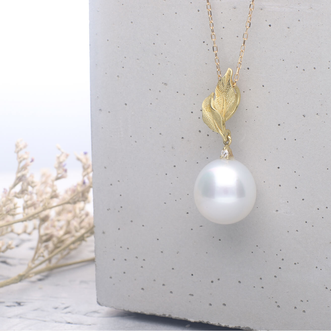 常盤木】シロチョウパール ダイヤモンド イエローゴールド ペンダント