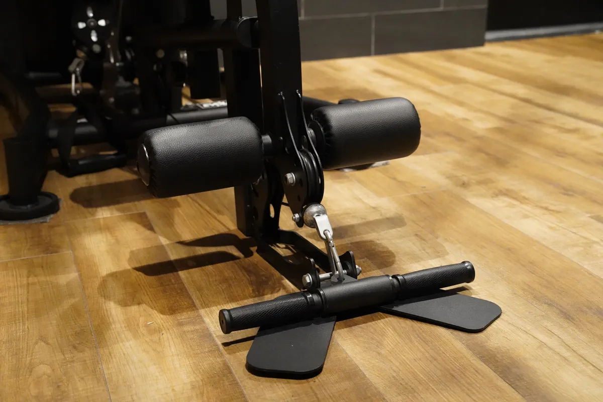 マルチジム｜省スペース設計で30種目以上のトレーニングが可能｜EVOLGEAR