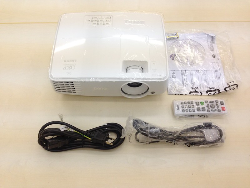 安価でセミナーや会議にも使える静かなプロジェクター！BenQ DLP (SVGA