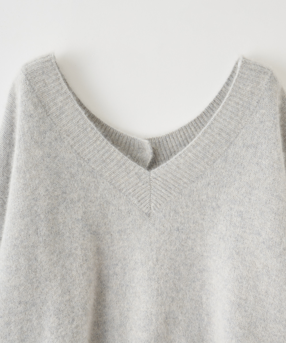 FOX混Vネックニットプルオーバー｜Stola.（ストラ）公式通販サイト