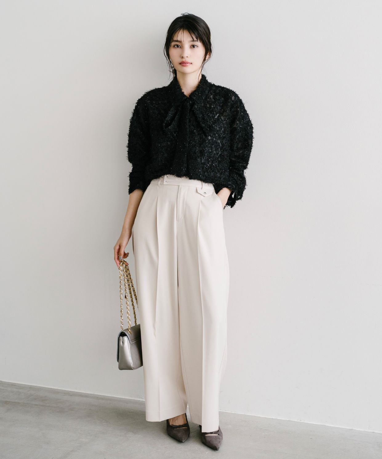 カットジャカードボウタイブラウス｜Stola.（ストラ）公式通販サイト