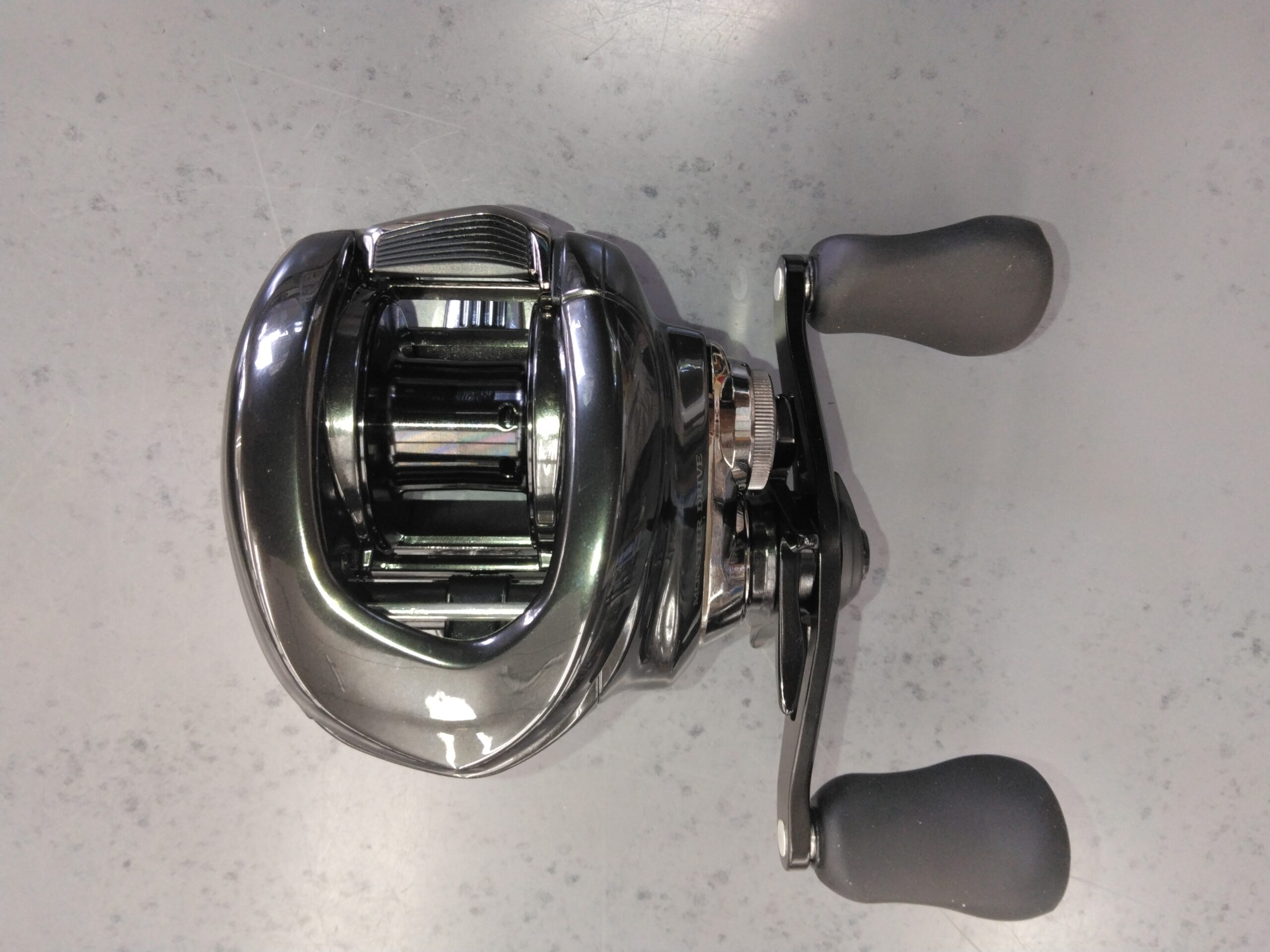 シマノ 23アンタレスDCMD HG（左） | フィッシングポイント